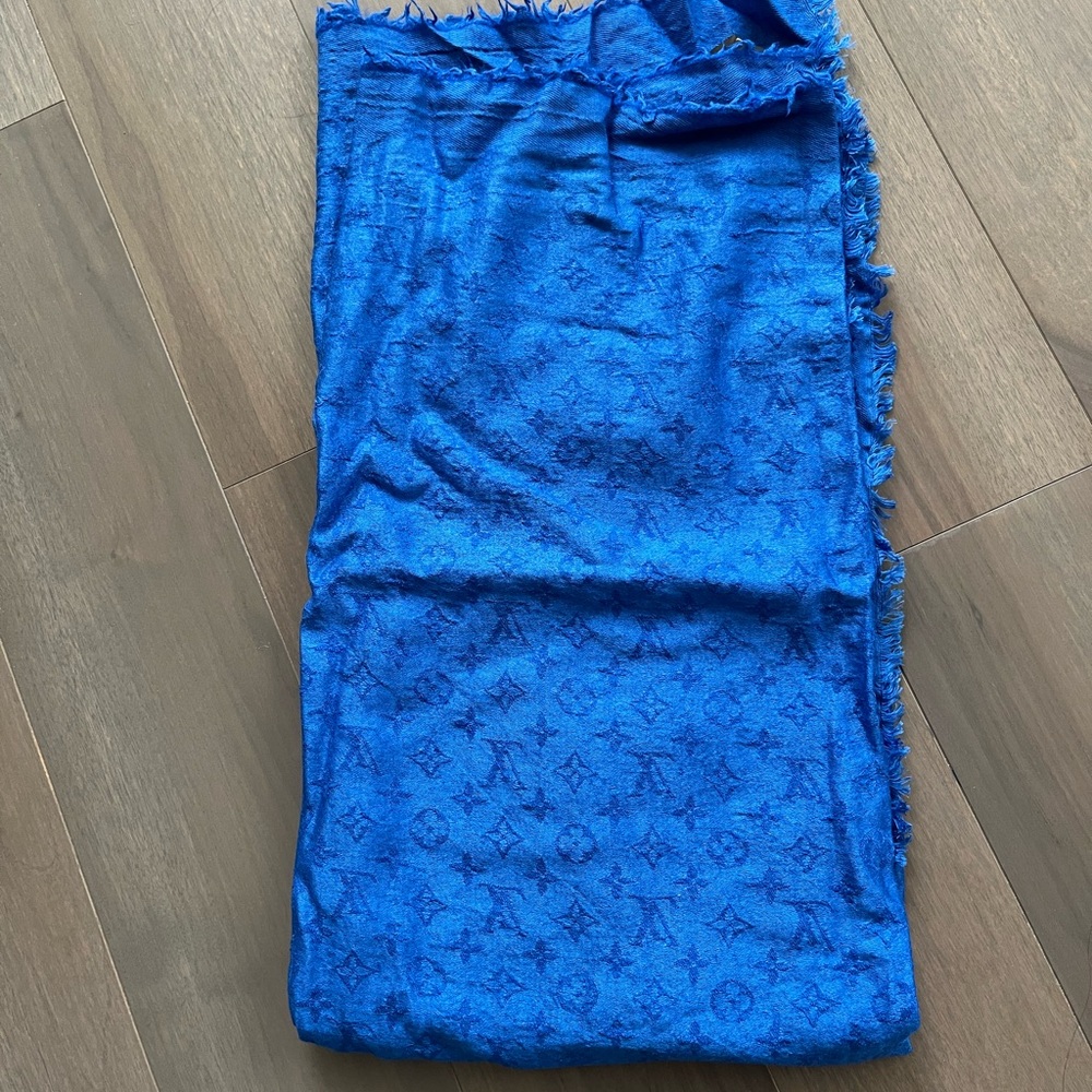 Monogram Classic Shawl Blue Color Louis Vuitton